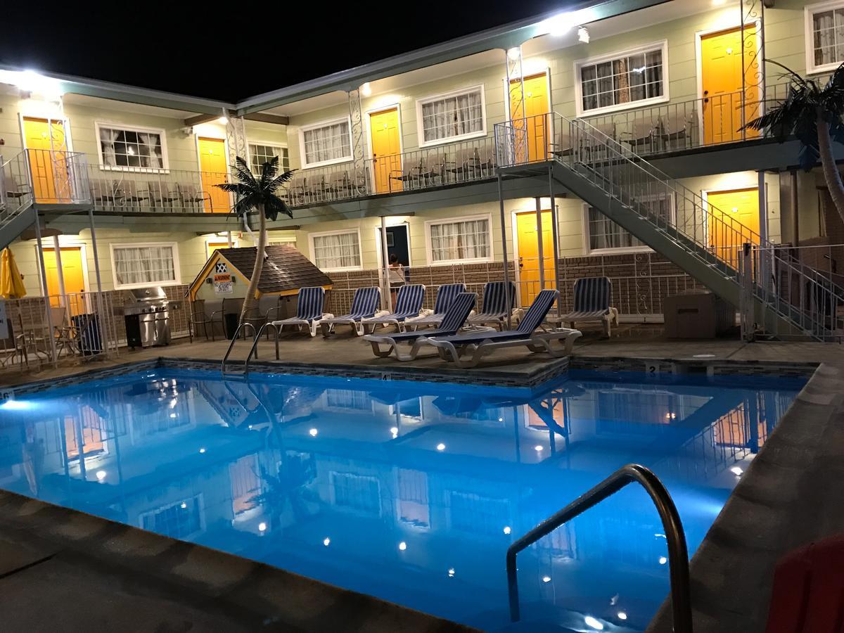 Sunrise Inn Вайлдвуд Экстерьер фото